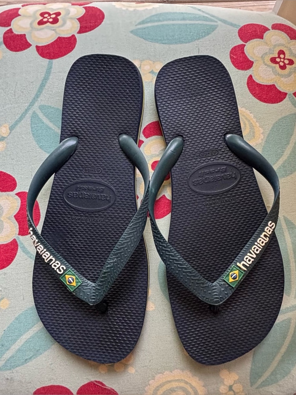 Havaianas Flip Flops in Navy and Dark Green